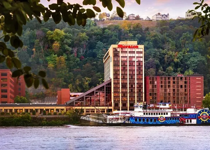 Sheraton At Station Square Hotel 3*