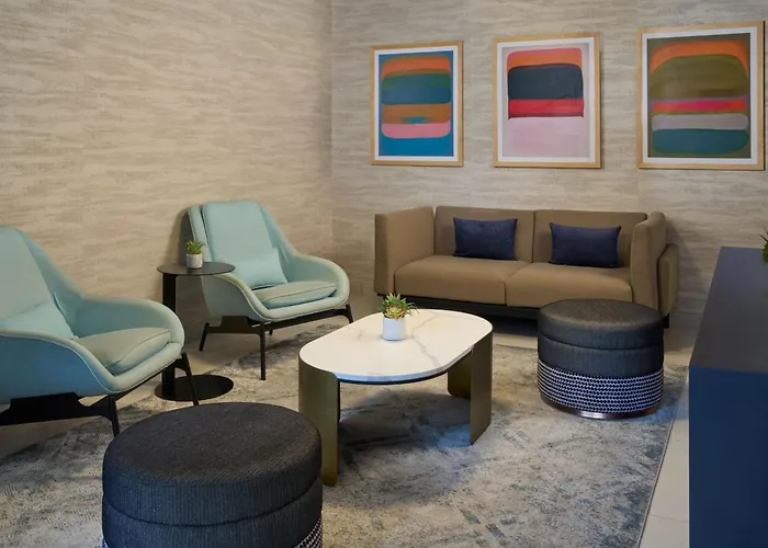 Sheraton At Station Square Hotel 3*