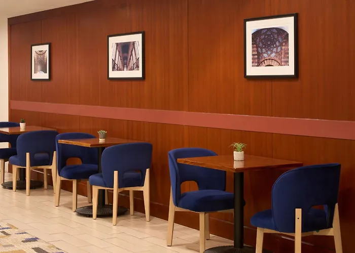 Hotel Sheraton At Station Square 3*