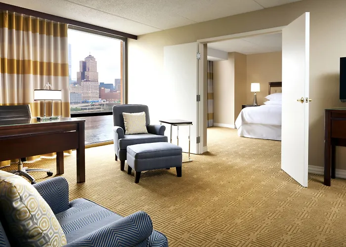 Sheraton At Station Square 3*