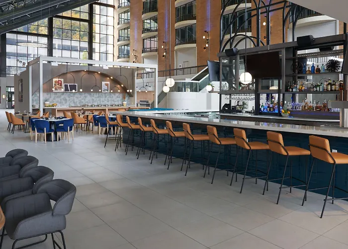 Sheraton At Station Square Hotel 3*