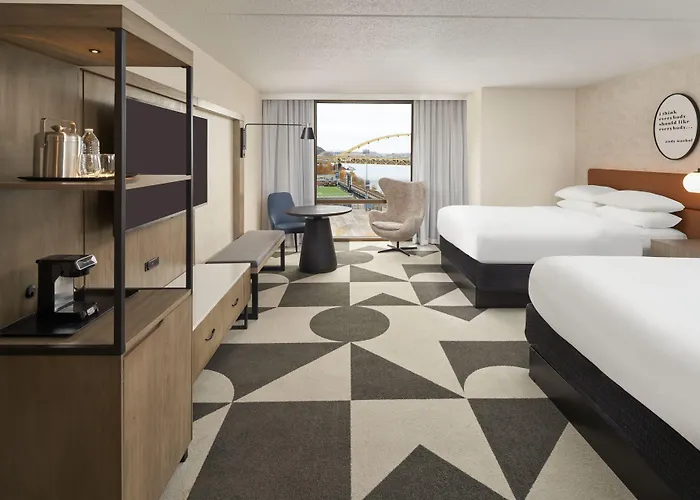 Hotel Sheraton At Station Square 3*