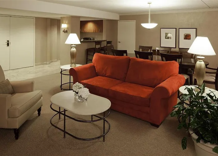 Sheraton At Station Square 3*